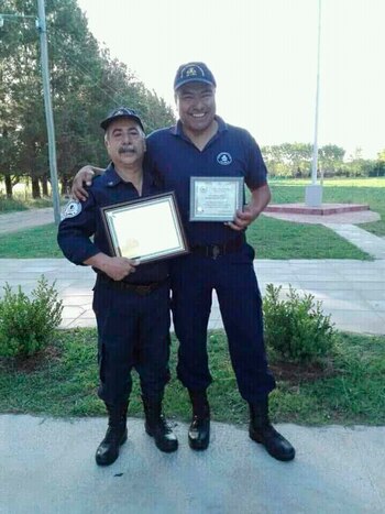 Junto a su mentor y