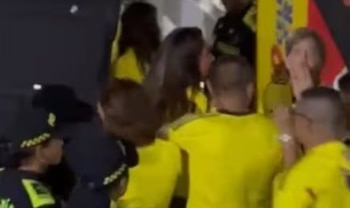 Verónica Alcocer en partido de Colombia en Barranquilla - crédito pantallazo video redes sociales