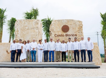 Boca Chica se transforma con una inversión público-privada de más de 20,000 millones de pesos dominicanos para renovar su perfil turístico y logístico. (Foto cortesía Presidencia de la República Dominicana)
