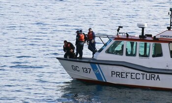 Prefectura Naval realiza tareas de rastrillaje en el Nahuel Huapi