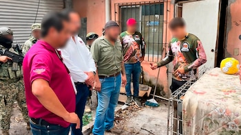 Abandonan a un león africano en jaula deteriorada en casa de Tamaulipas. (Foto: Profepa)