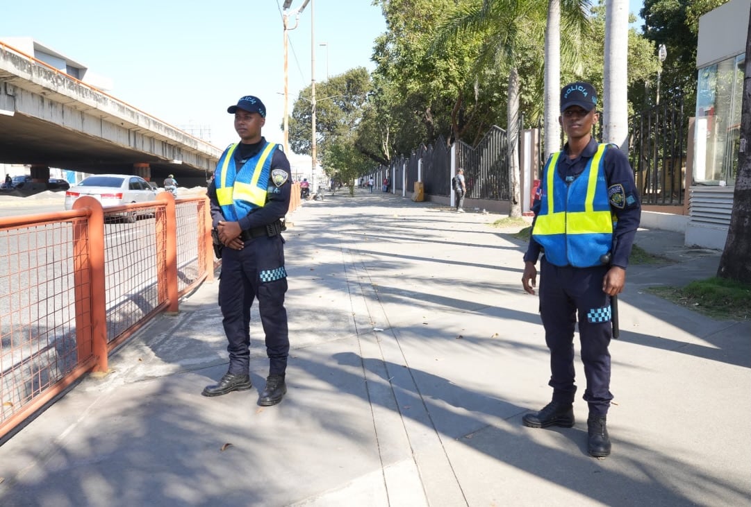 La Policía Nacional de República Dominicana confirmó que el hecho tuvo lugar dentro de una de las habitaciones de la casa, cuando uno de los niños manipulaba el arma y se disparó accidentalmente. (Cortesía: Policía Nacional República Dominicana)