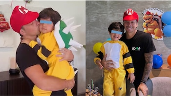 Dos fotos. Hombre con gorra roja de Mario Bros besa a niño en disfraz amarillo y verde. Hombre y niño sonríen junto a cartel de cumpleaños, globos y postres