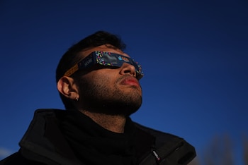 La NASA recomienda usar gafas