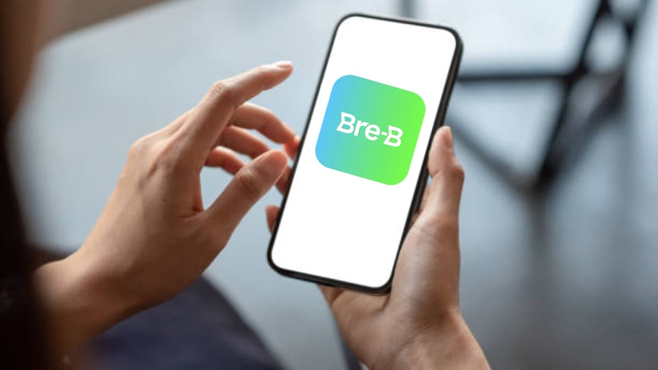 Cada banco o aplicación financiera en Colombia puede fijar límites adicionales al monto diario transferible, dependiendo del perfil y producto del cliente - crédito montaje realizado con imágenes del Banco de la República