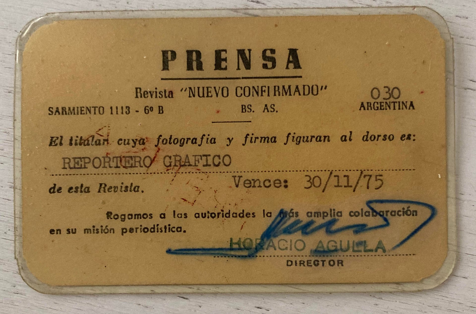 La credencial de Dani Yako en Cnfirmado firmada por Horacio Agulla, asesinado en 1978.