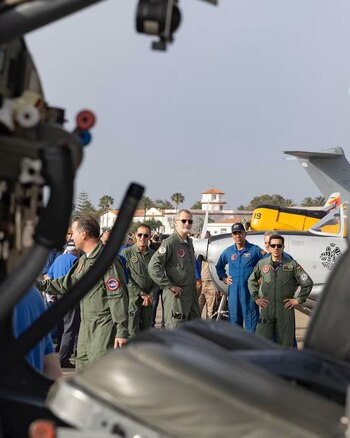 Felipe VI en la base