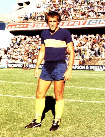 Roberto Mouzo en su etapa de futbolista. Es el jugador con más partidos con la camiseta de Boca Juniors en la historia