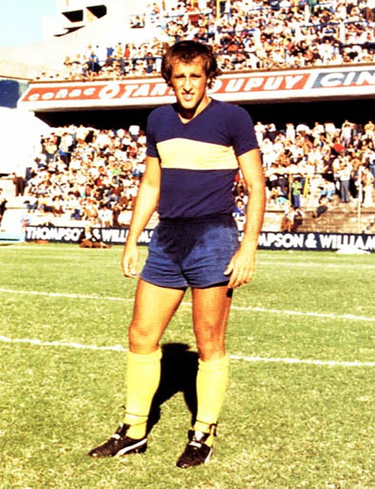 Roberto Mouzo en su etapa de futbolista. Es el jugador con más partidos con la camiseta de Boca Juniors en la historia