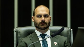 Eduardo Bolsonaro ve en su condena por coacción a la justicia un intento de apartarlo de la política de Brasil