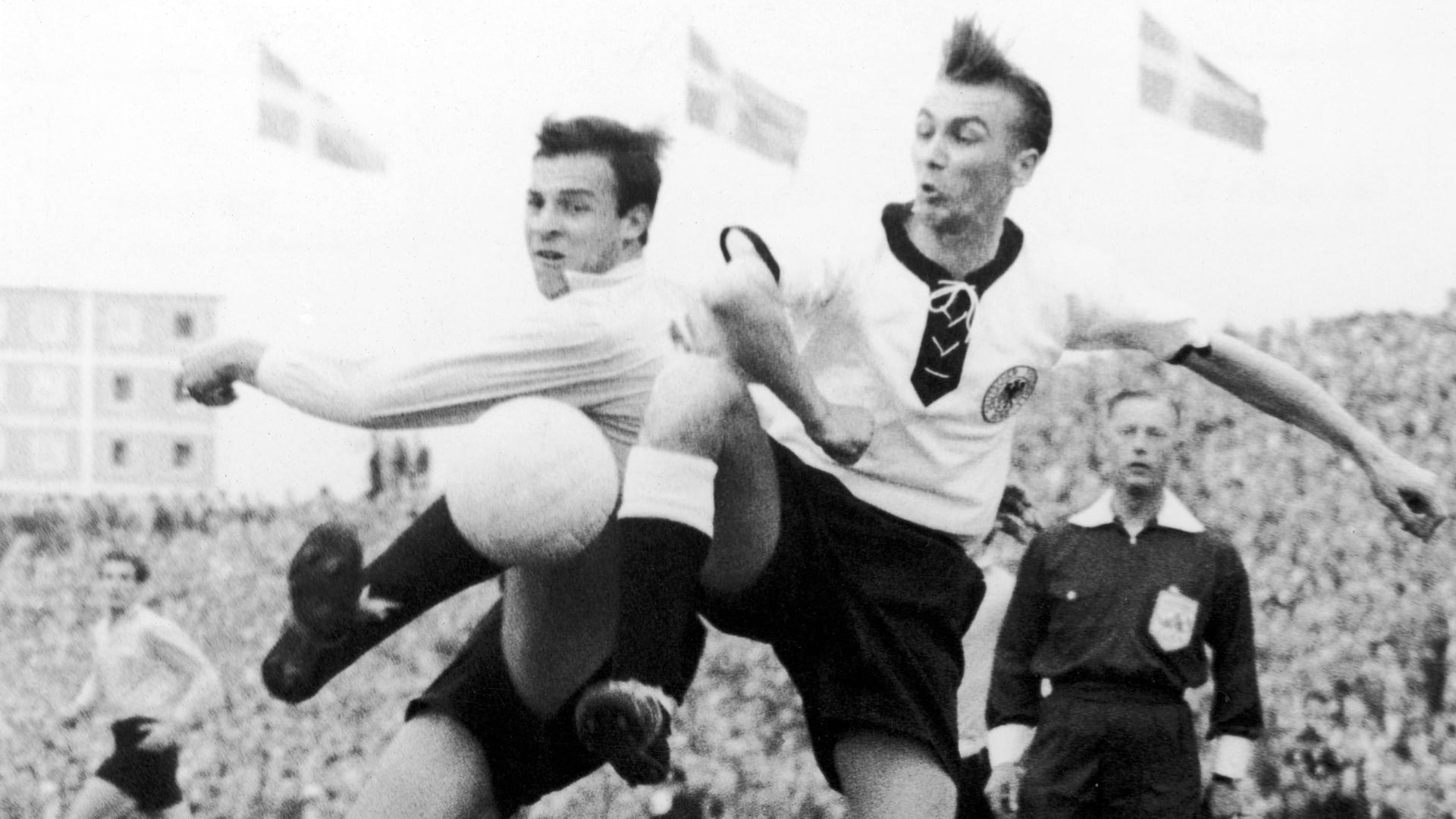 El debut argentino ante Alemania en 1958 que desnudó el abismo físico y táctico que separaba a nuestro fútbol de las potencias europeas. (Getty)