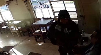 El momento en el que delincuente comenzó a golpear al comerciante (Gentileza: 0223)