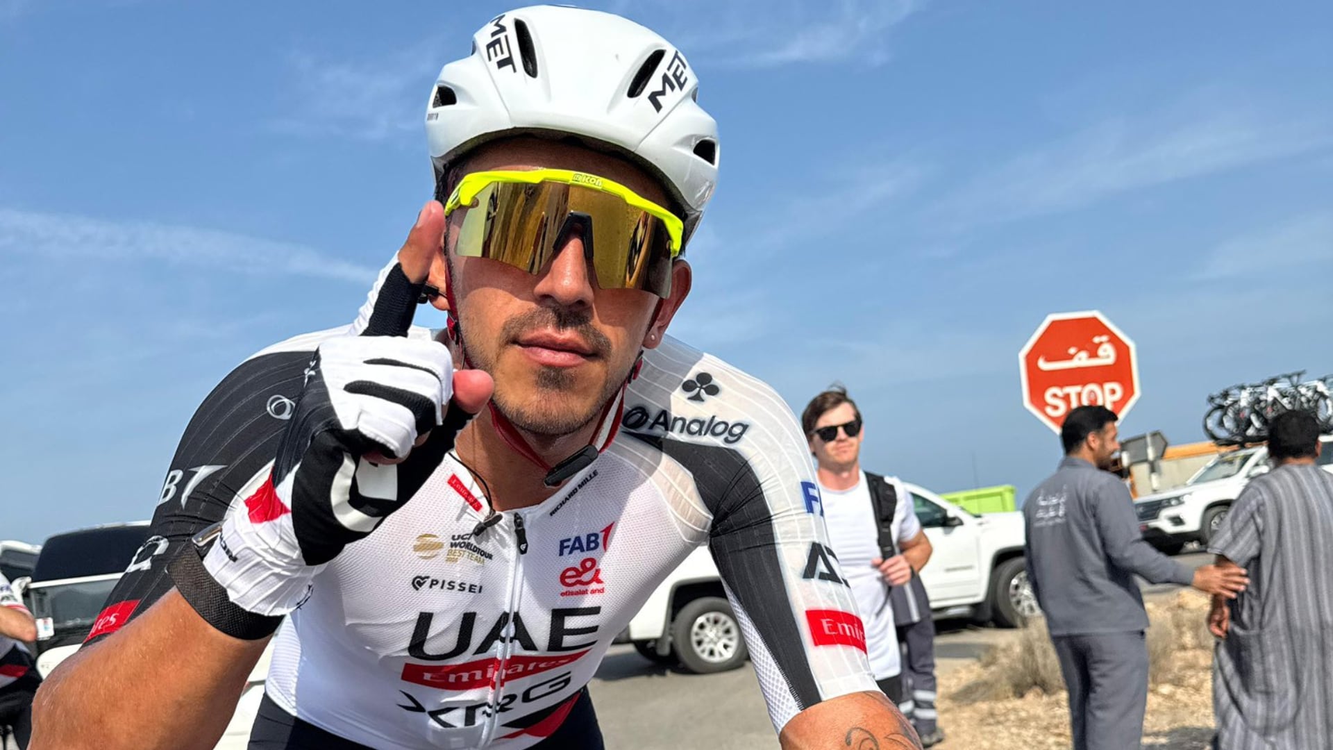 Juan Sebastian Molano se quedó con la etapa 1 de el Tour de Omán y se viste de líder: Fernado Gaviria fue segundo