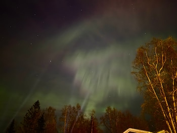 La aurora boreal ilumina el