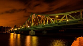 El puente Glienicke comunica Berlín