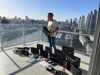 El influencer generando contenido para