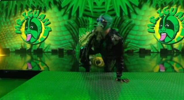Mr Iguana logró debutar en el show principal de la WWE. (Captura de pantalla)