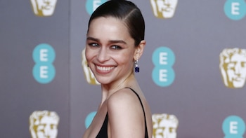 Emilia Clarke pone fin a los mitos sobre los sueldos de ‘Juego de Tronos’: “¡Habría tenido un par de Porsches!”