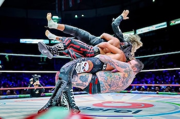 Bandido y Brody King defendieron