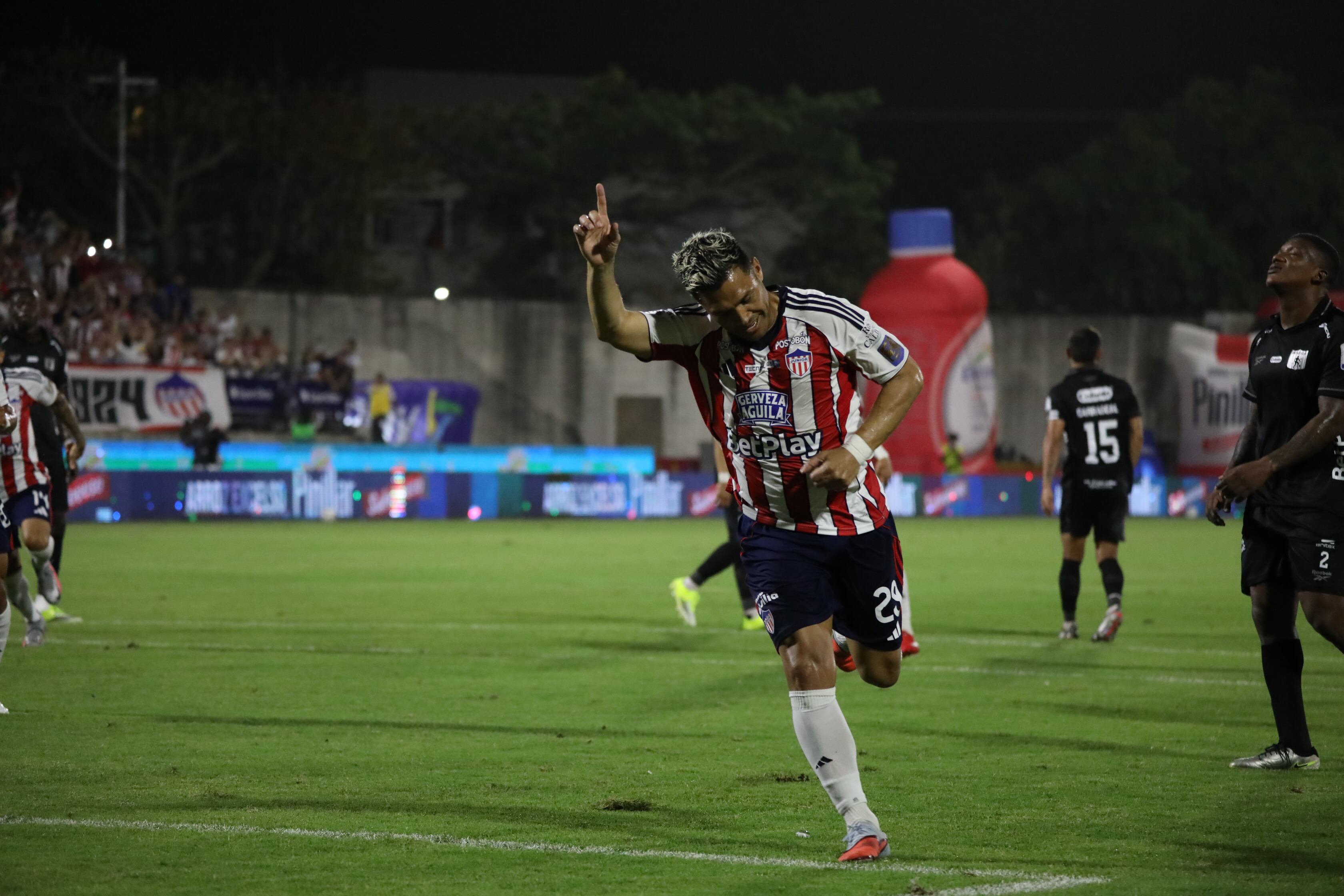 Teófilo Gutierréz marcó el gol con el que Junior FC superó a América de Cali en la fecha 7 de la Liga BetPlay - crédito Jairo Kasssiani/Colprensa.