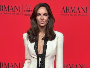 21/09/2026 Eugenia Silva se sincera sobre cómo le ha cambiado la vida la maternidad: "Es dura y maravillosa".
Embajadora de Armani, y tras su impactante paso por la MBFW Madrid -donde demostró por qué está considerada una de las mujeres más bellas y elegantes de nuestro país-, Eugenia Silva no se ha perdido la exclusiva fiesta que la marca italiana ha celebrado en el Festival de Cine de San Sebastián este fin de semana y en la que también hemos visto a otros rostros conocidos como Miguel Ángel Silvestre, Blanca Suárez, o Miguel Bernadeau.
EUROPA ESPAÑA SOCIEDAD
