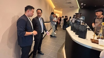 El Salvador acordó sumar su grano a la oferta de SLAB Specialty Coffee en Singapur (Foto cortesía Ministerio de Relaciones Exteriores)