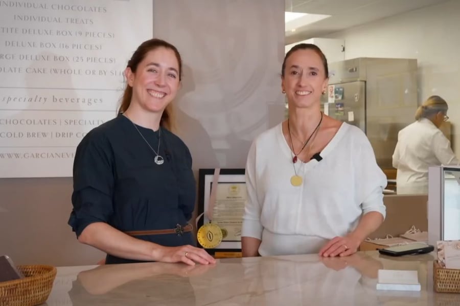 Las hermanas García utilizan cacao venezolano de origen con el objetivo de celebrar el chocolate latinoamericano y fusionarlo con sabores locales (Instagram: @garcianevett).