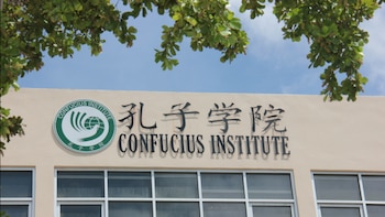 Qué son los Institutos Confucio de China y cómo el régimen los expandió a más de 100 países en la última década