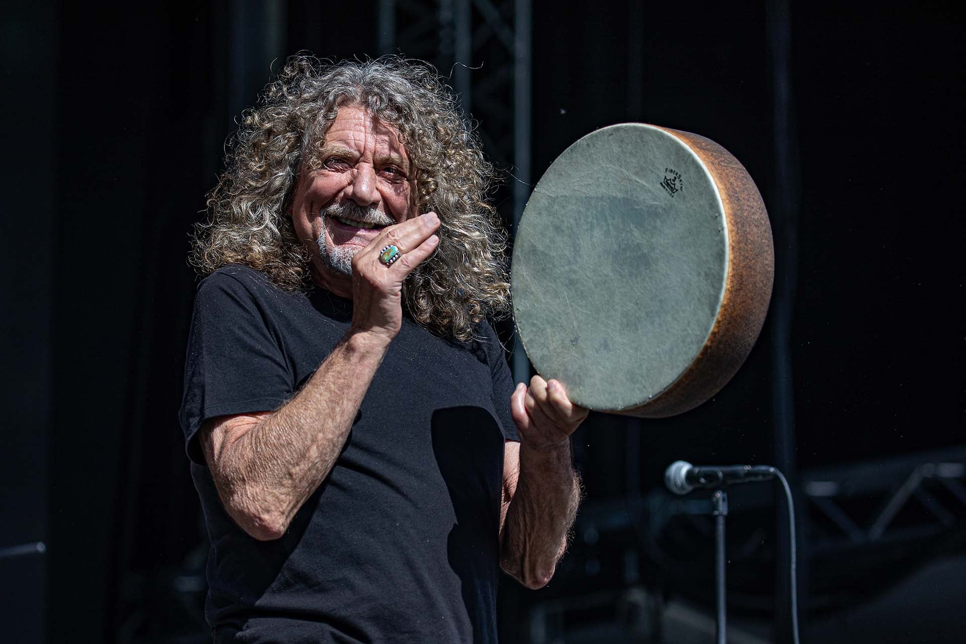 Durante la gira Dreamland, Plant optó por explorar nuevos sonidos y evitar la nostalgia de los grandes éxitos de Led Zeppelin (Photo by Per Ole Hagen/Redferns)