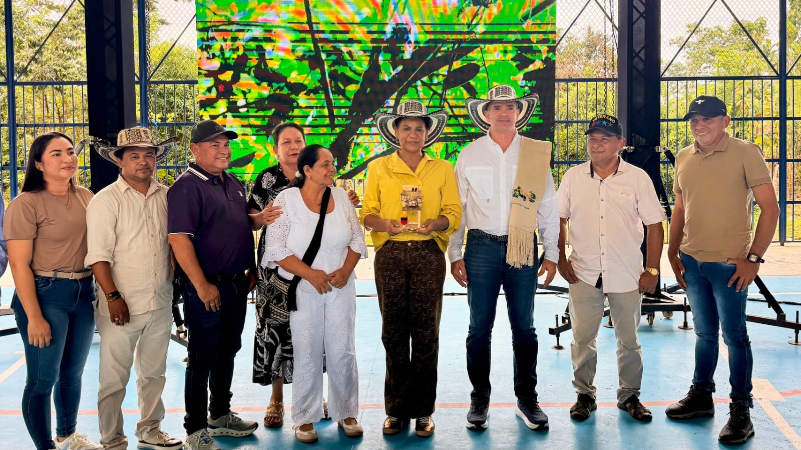 Orlando José Dangond Baute, presidente de la Agencia de Desarrollo Rural, participó en la entrega de la maquinaria a las organizaciones rurales - crédito ADR