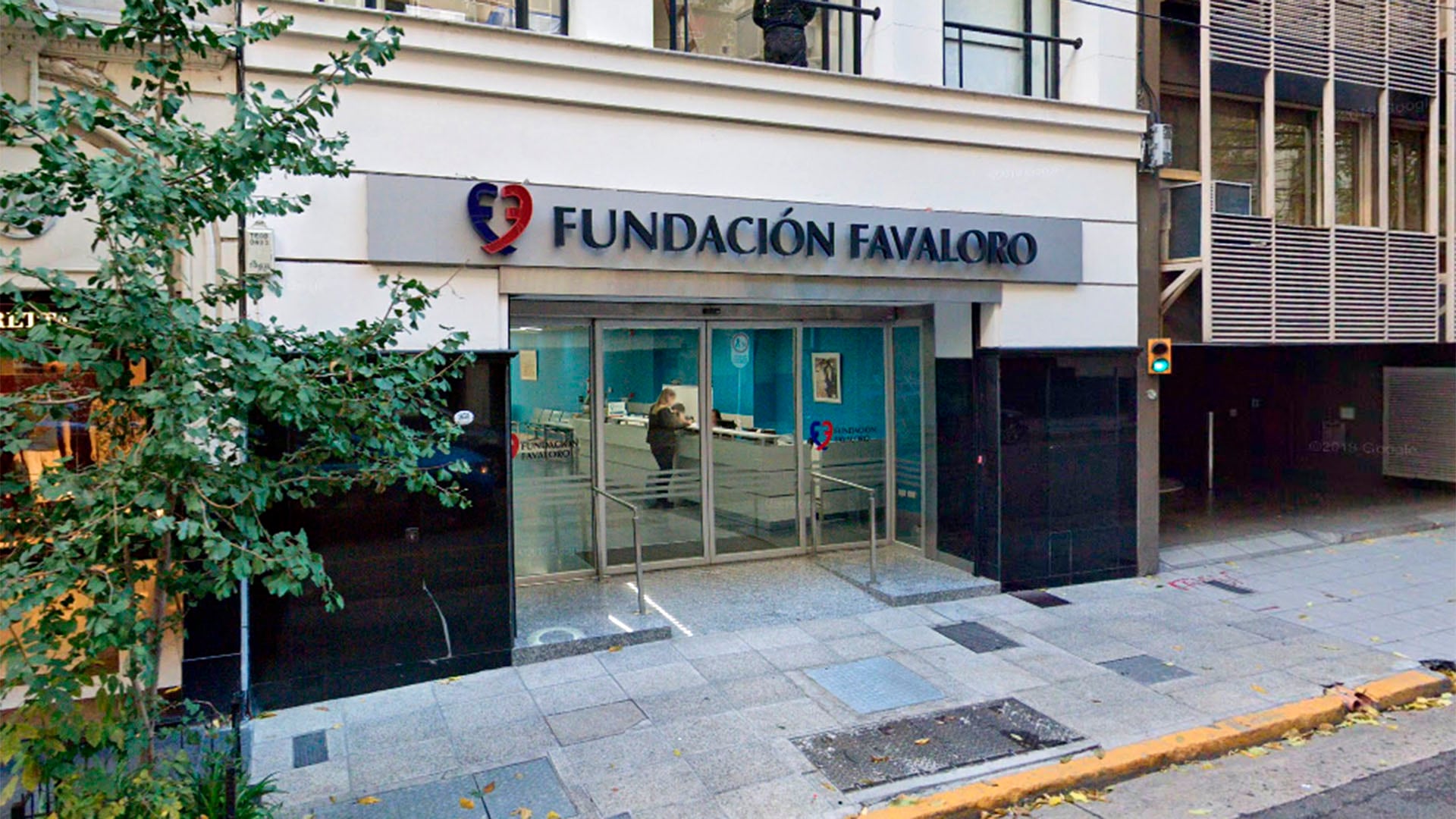 La Policía de la Ciudad coordinó el traslado terrestre de un pulmón desde Aeroparque hasta la Fundación Favaloro