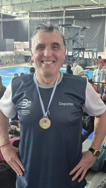 Alejandro Lecot, el campéon argentino de natación que volvió a estudiar a los 65 años