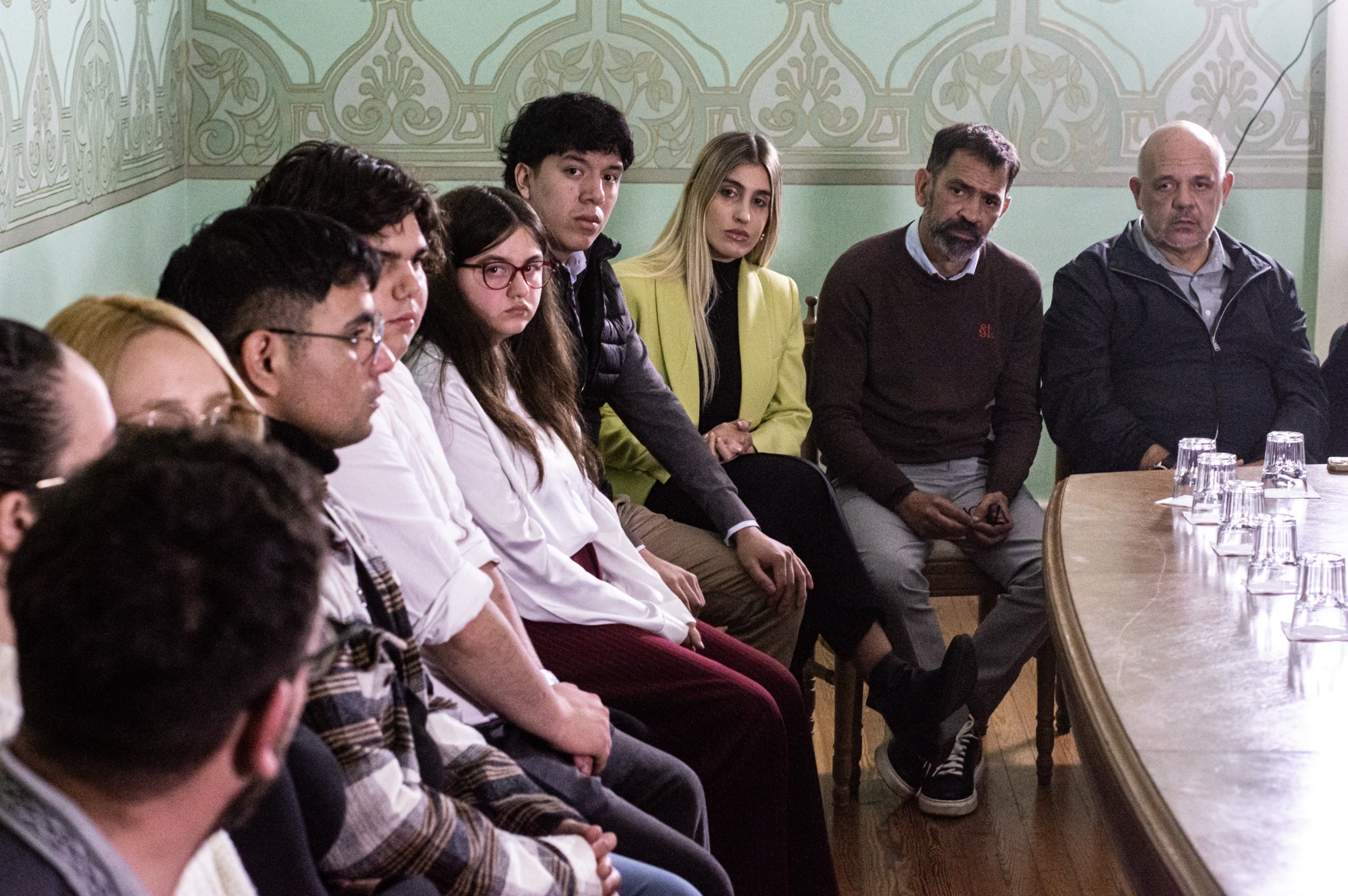 Estudiantes universitarios en la Legislatura bonaerense discuten situaciones de violencia en las facultades de la UNLP