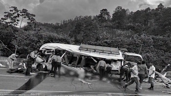 Dolor y clamor de justicia en Honduras, despiden a agentes fallecidos en trágico accidente