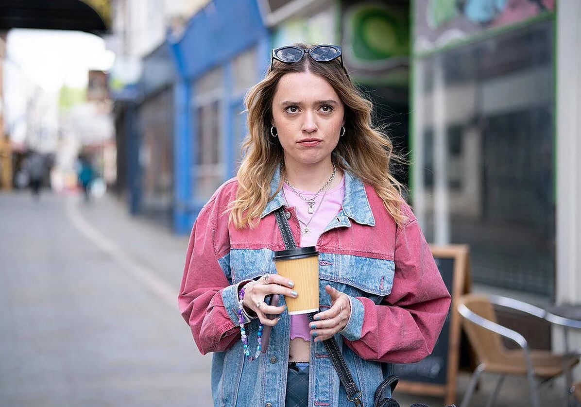 Aimée Lou Wood en la comedia