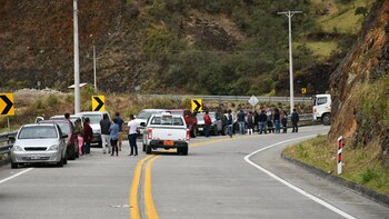 Manifestantes cortaron la vía Cuenca-Molleturo,