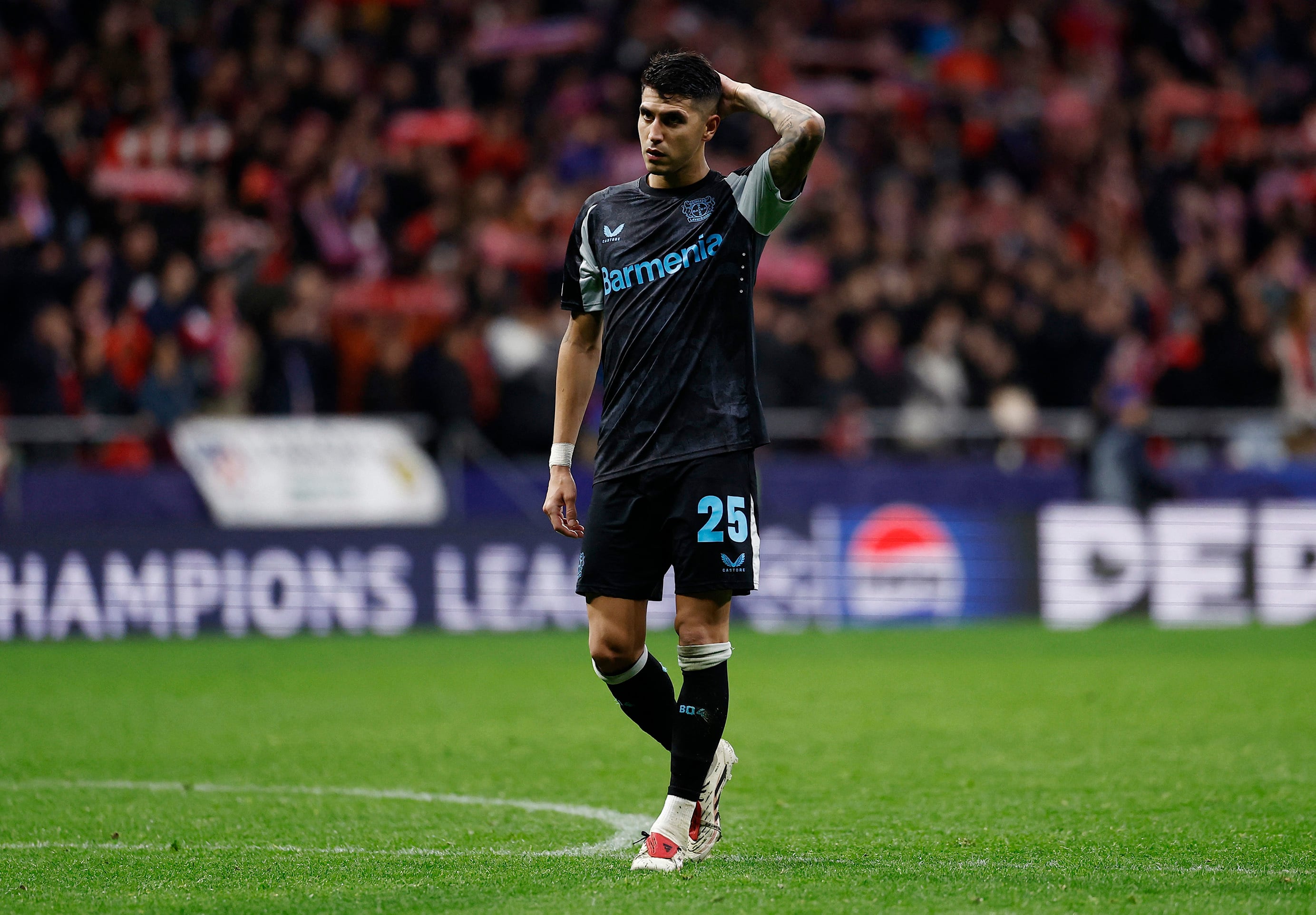 Kroos consideró contradictorio que el Bayer Leverkusen vendiera al argentino después de relegar a Andrich (REUTERS/Juan Medina)