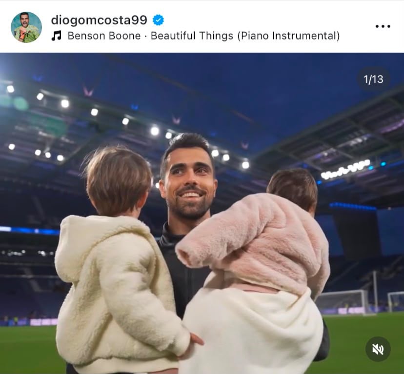 Diogo Costa con sus hijos. (Instagram)