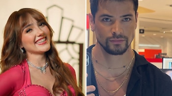 Imagen dividida muestra a una mujer sonriendo, con cabello castaño, flequillo y un collar de mariposa, y a un hombre con barba y múltiples cadenas doradas.
