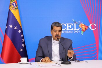 Nicolás Maduro asistió este martes