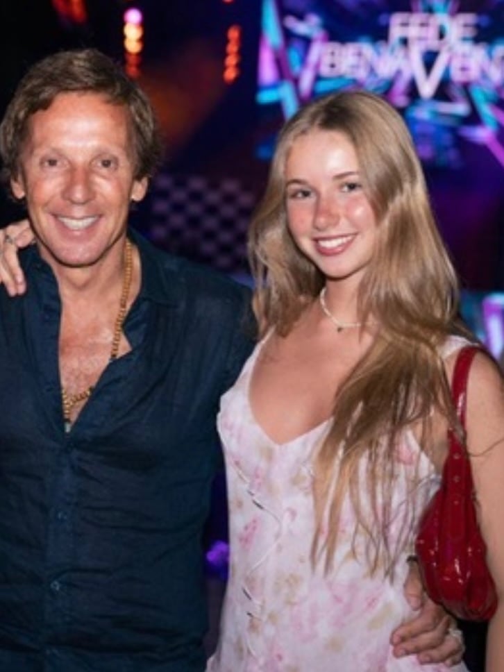 Alejandro Gravier junto a su hija Taína