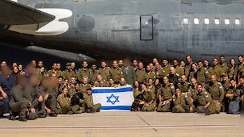 Así fue la llegada de la delegación israelí para apoyar el rescate de personas tras el terremoto: “Israel con Colombia”