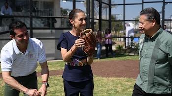 Claudia Sheinbaum invita a clase de Béisbol: será la más grande del mundo