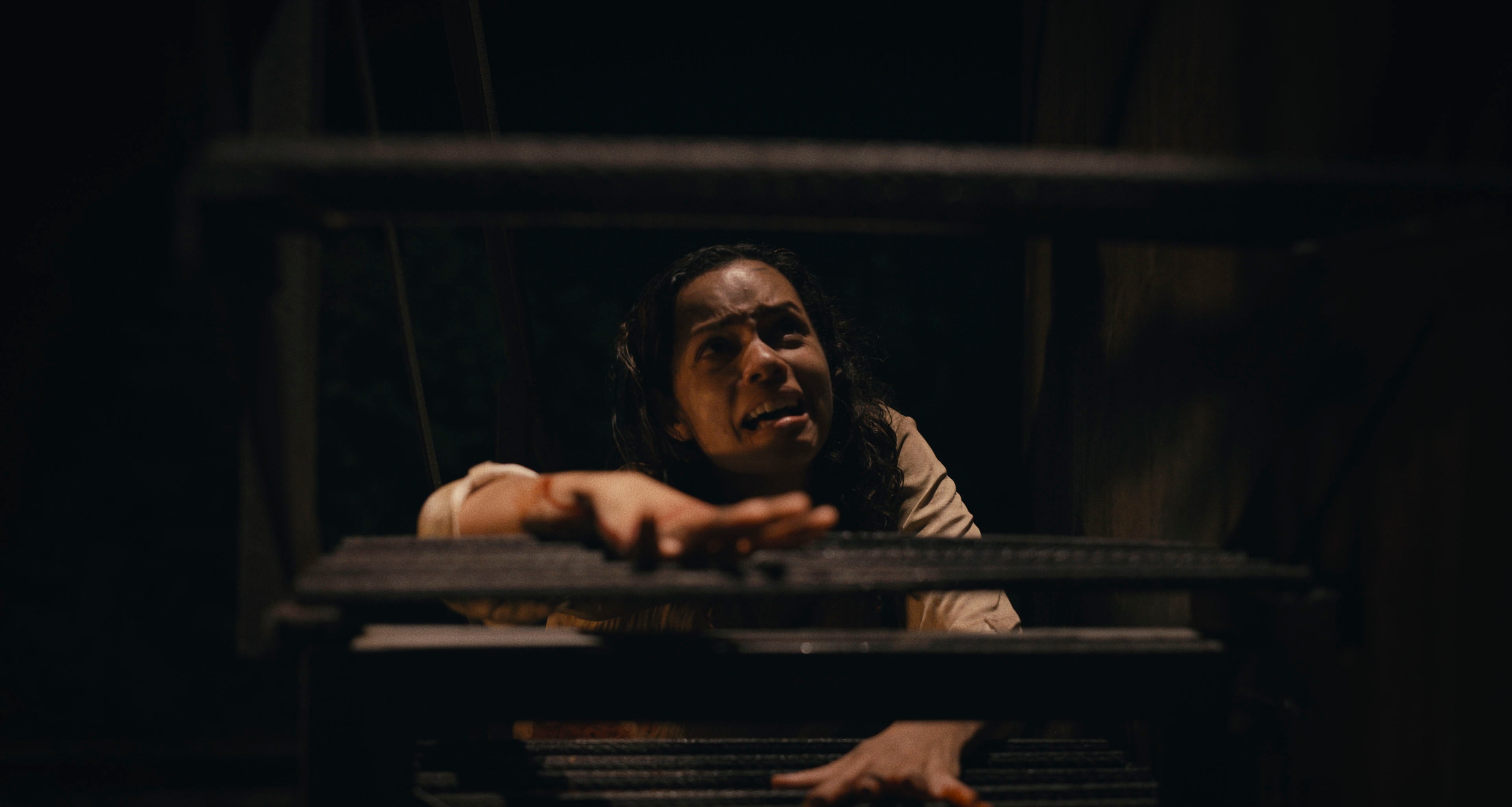 Georgina Campbell as Tess in 20th Century Studios' BARBARIAN, exclusively on Hulu. Photo courtesy of 20th Century Studios. © 2022 20th Century Studios. All Rights Reserved.
