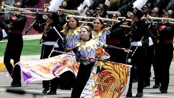 Con desfile cívico-militar en el