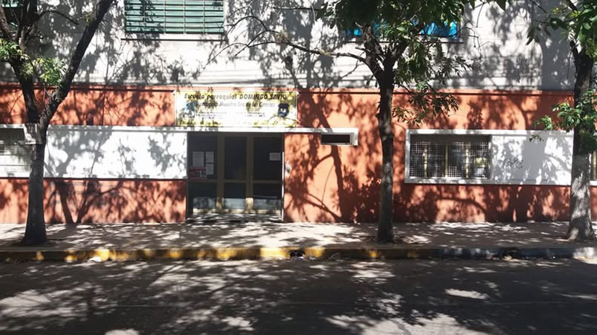 La fachada del Colegio Domingo Savio en Aldo Bonzi