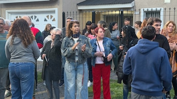 Tras el tiroteo frente a una escuela de El Palomar, padres y vecinos marcharon para reclamar seguridad