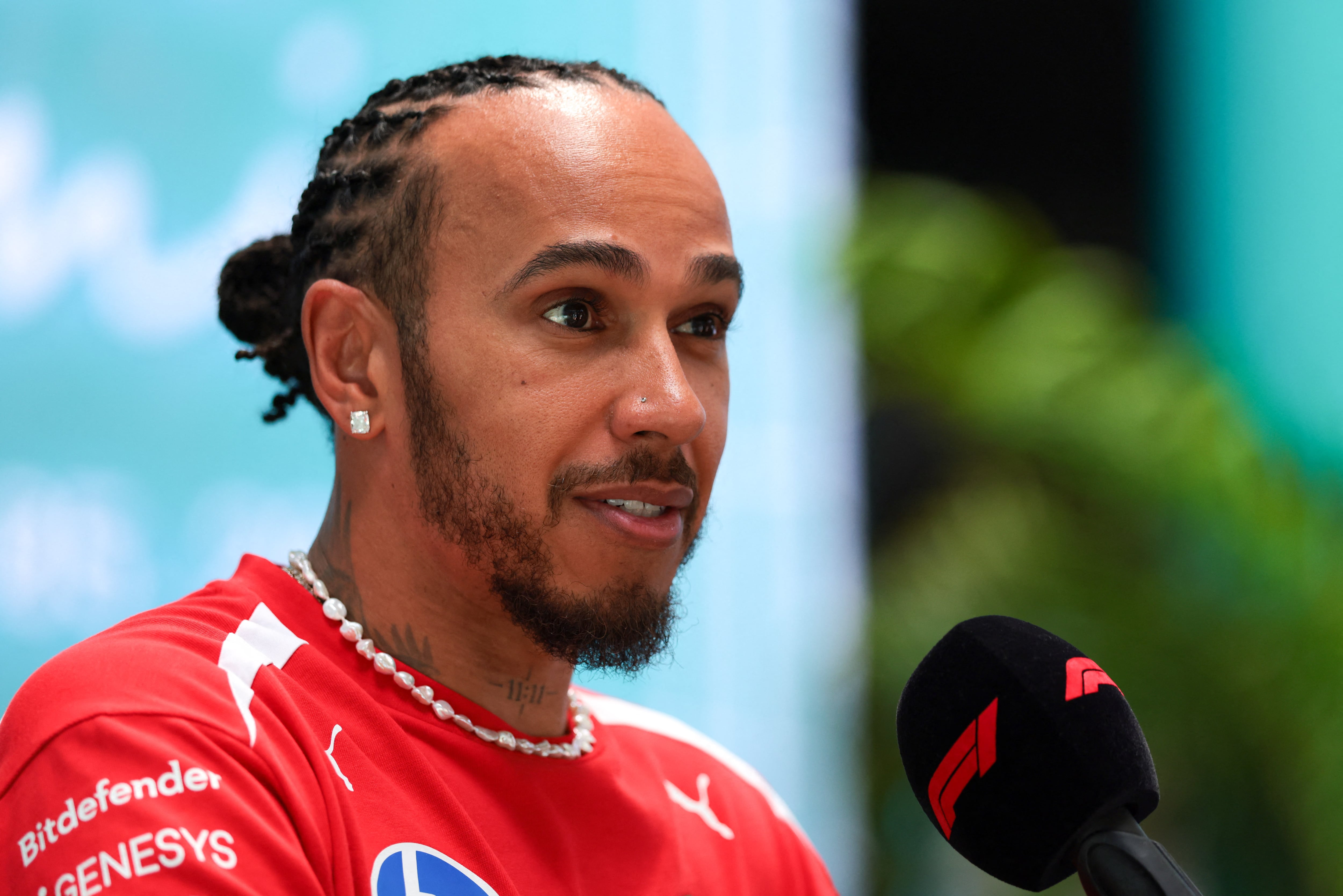Lewis Hamilton apuntó contra la FIA y la Fórmula 1 (Mandatory Credit: Sam Navarro-Imagn Images)