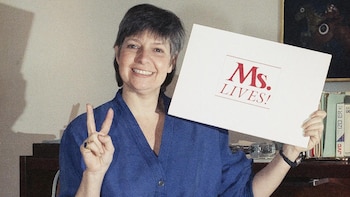 Murió Robin Morgan a los 85 años: la poeta que reescribió el feminismo con palabras, protestas y un expediente del FBI