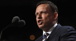 Quién es Peter Thiel, el magnate de Silicon Valley que impulsa la vigilancia global y propone reemplazar la democracia por empresas